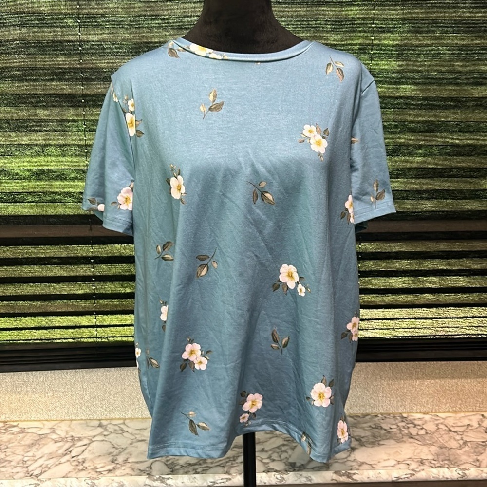 SHEIN Women’s Blue Floral Print SS Crewneck T-Shirt Size XL